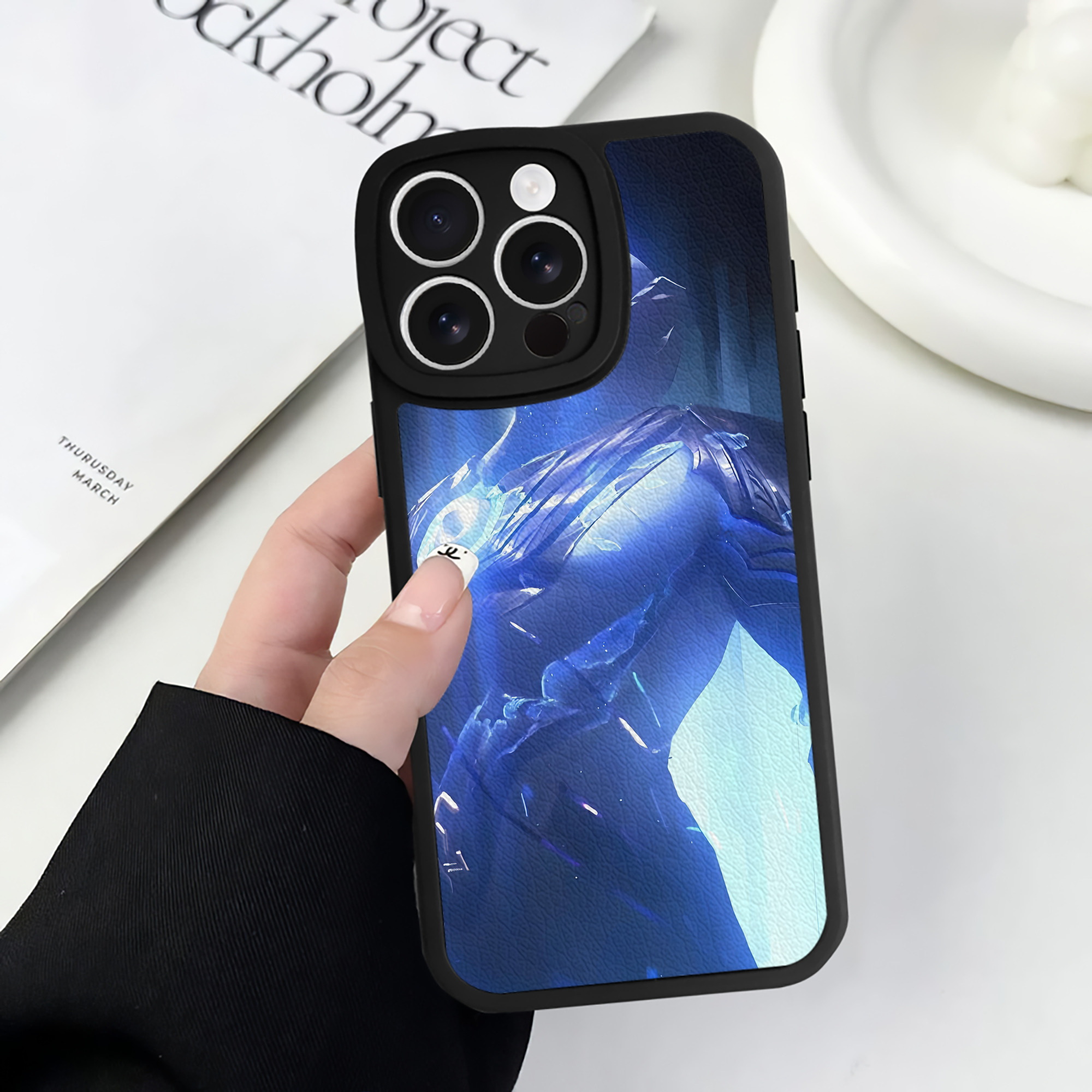 （画像用） ウルトラマン Ultraman 【iPhone 16シリーズ対応】シリコンスマホケース（レザー調） 材質：シリコン